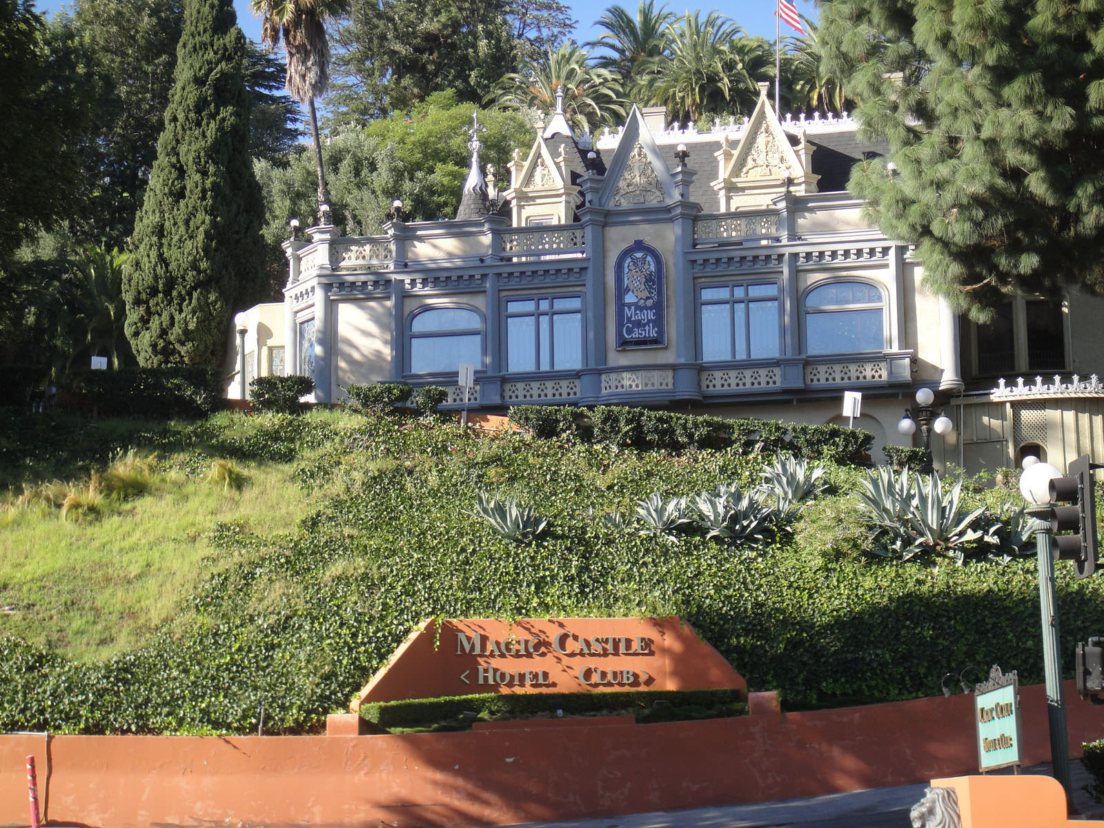 5 Ultimate Things to Do in Los Angeles" Magic Castle