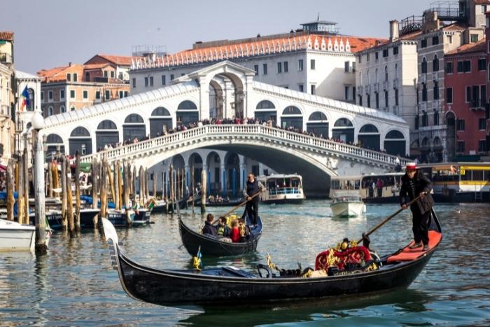 rialto-venice-italy-on-site-events-team-building-activities-in-the-bay-area