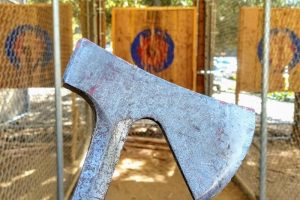 axe-throwing-with-friends