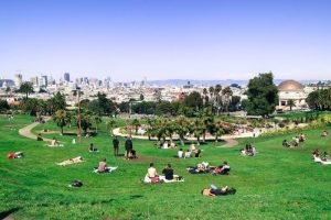 outdoor-things-to-do-in-dolores-park-san-francisco